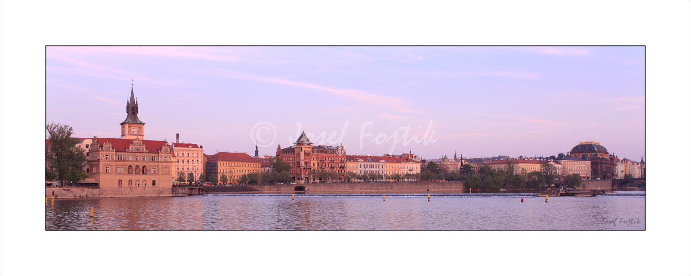 PSD0140541_PAN_325_6.jpg