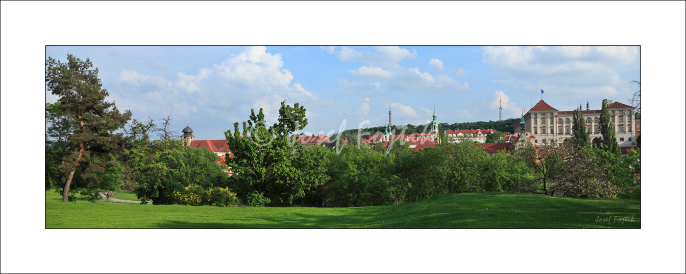 PSD0141200_pan_325.jpg