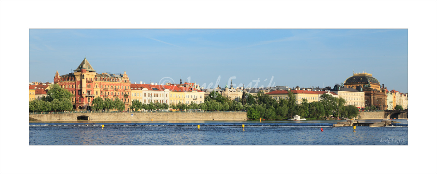 PSD0141292_pan_325.jpg
