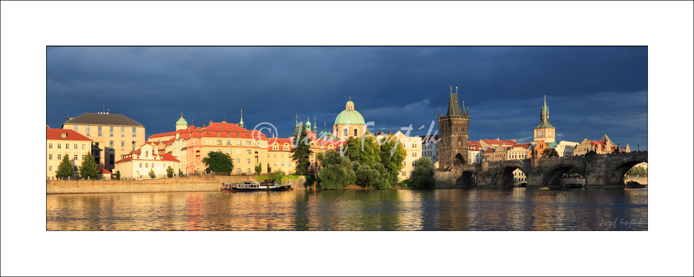 PSD0159379_pan_325.jpg